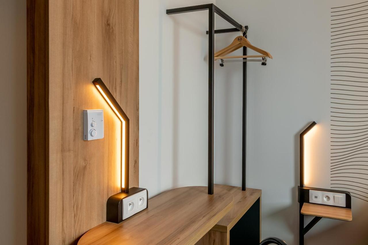 B&B HOTEL Bois d'Arcy Saint Quentin en Yvelines Extérieur photo
