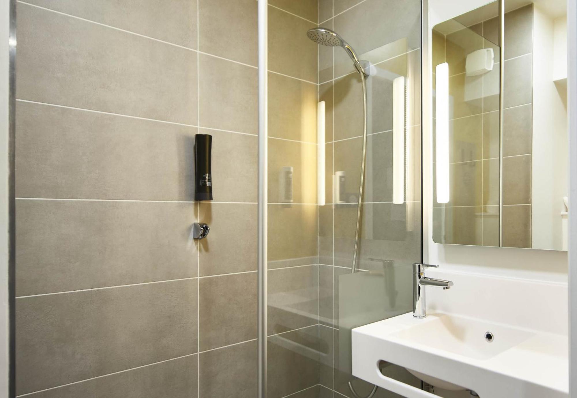 B&B HOTEL Bois d'Arcy Saint Quentin en Yvelines Extérieur photo